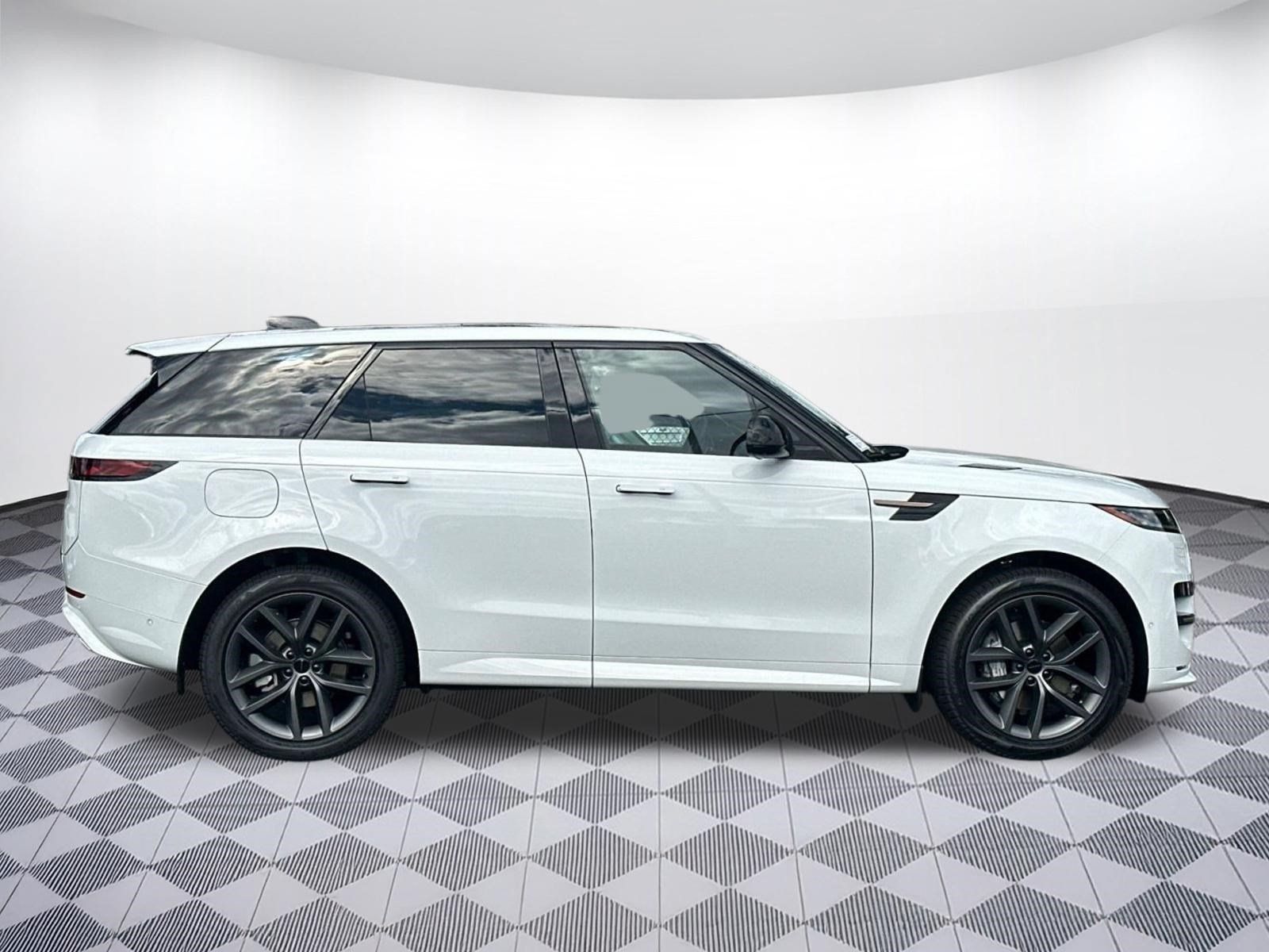 New 2026 Land Rover Range Rover Sport Dynamic SE AWD/4WD image 8