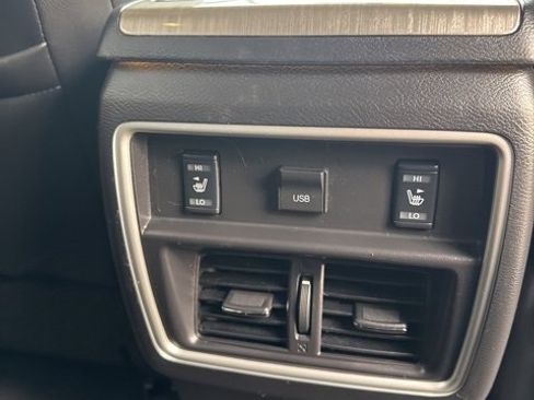 Used 2018 Nissan Murano Platinum w/ Cargo Package image 16