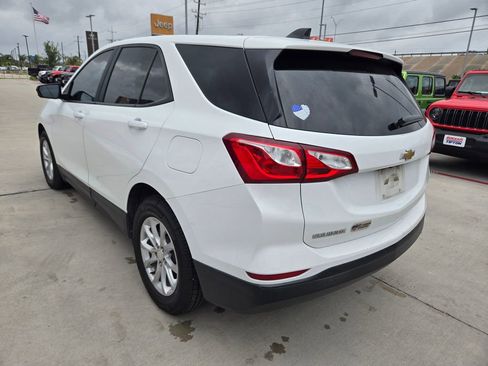 Used 2021 Chevrolet Equinox LS w/ LS Convenience Package FWD image 5