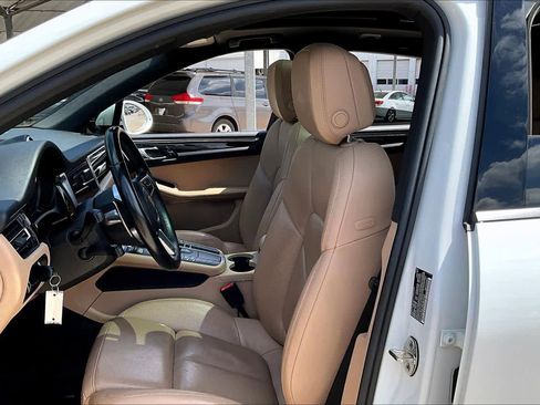 Used 2021 Porsche Macan AWD/4WD image 8