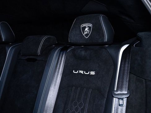 Used 2023 Lamborghini Urus Performante image 19