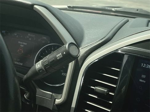 Used 2022 Ford F250 Lariat w/ Chrome Package image 16