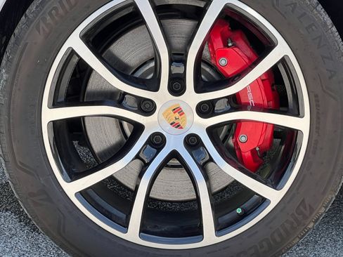 Certified 2024 Porsche Cayenne S AWD/4WD image 15