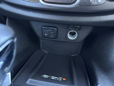 Used 2023 Chevrolet Traverse Premier image 20