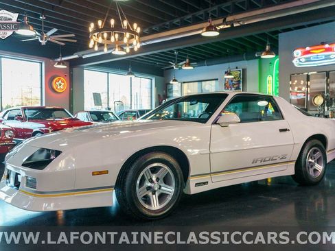 Used 1990 Chevrolet Camaro IROC-Z image 14