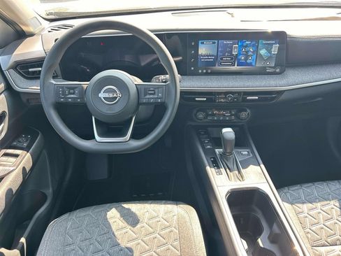 New 2026 Nissan Kicks SV w/ SV Premium Package FWD image 18