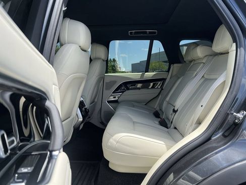 Used 2026 Land Rover Range Rover SE AWD/4WD image 15