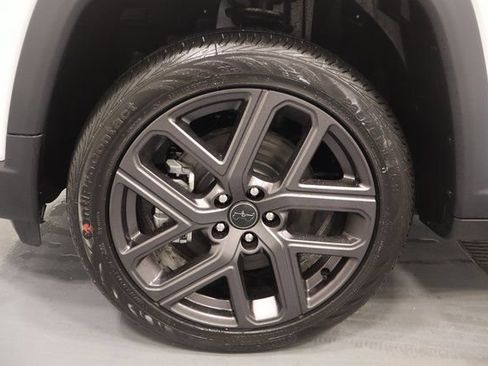 New 2026 Jeep Compass Latitude AWD/4WD image 22