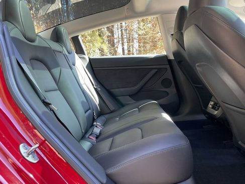 Used 2023 Tesla Model 3 Standard Range image 18
