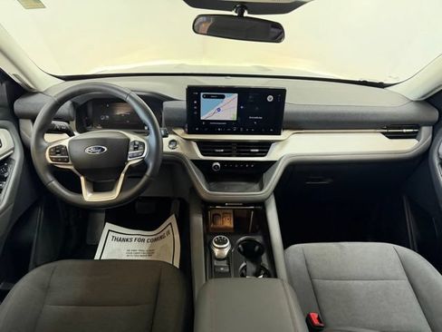 Used 2025 Ford Explorer Active AWD/4WD image 42
