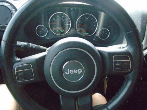 Used 2014 Jeep Wrangler Unlimited Sport w/ Quick Order Package 24S AWD/4WD image 14