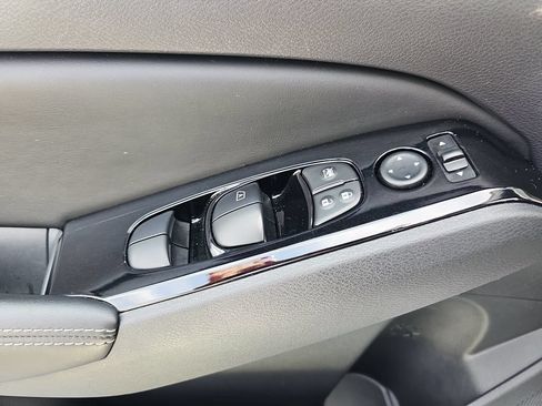 Used 2025 Nissan Altima 2.5 SL FWD image 27