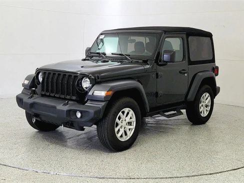 Used 2023 Jeep Wrangler Sport AWD/4WD image 3
