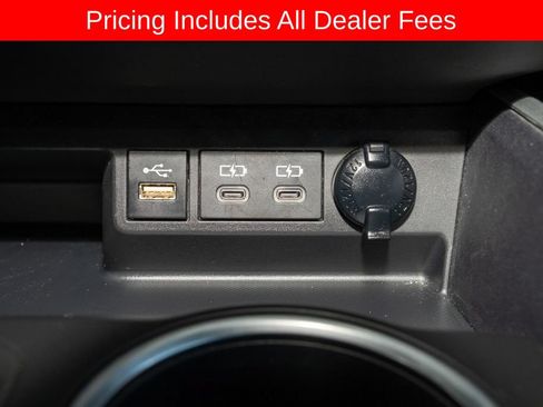 Used 2024 Toyota Highlander XSE AWD/4WD image 16
