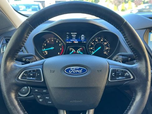 Used 2017 Ford Escape Titanium w/ Equipment Group 301A AWD/4WD image 19