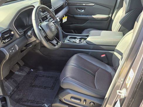 Used 2025 Honda Pilot Black Edition image 10