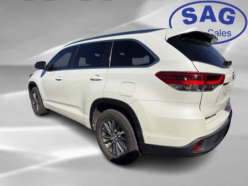 Used 2018 Toyota Highlander XLE image 4