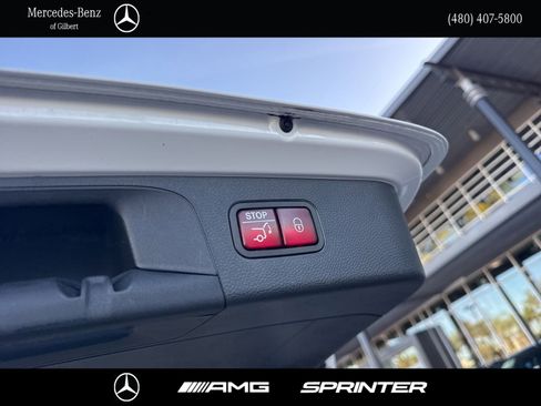 Used 2022 Mercedes-Benz GLC 300 4MATIC image 7