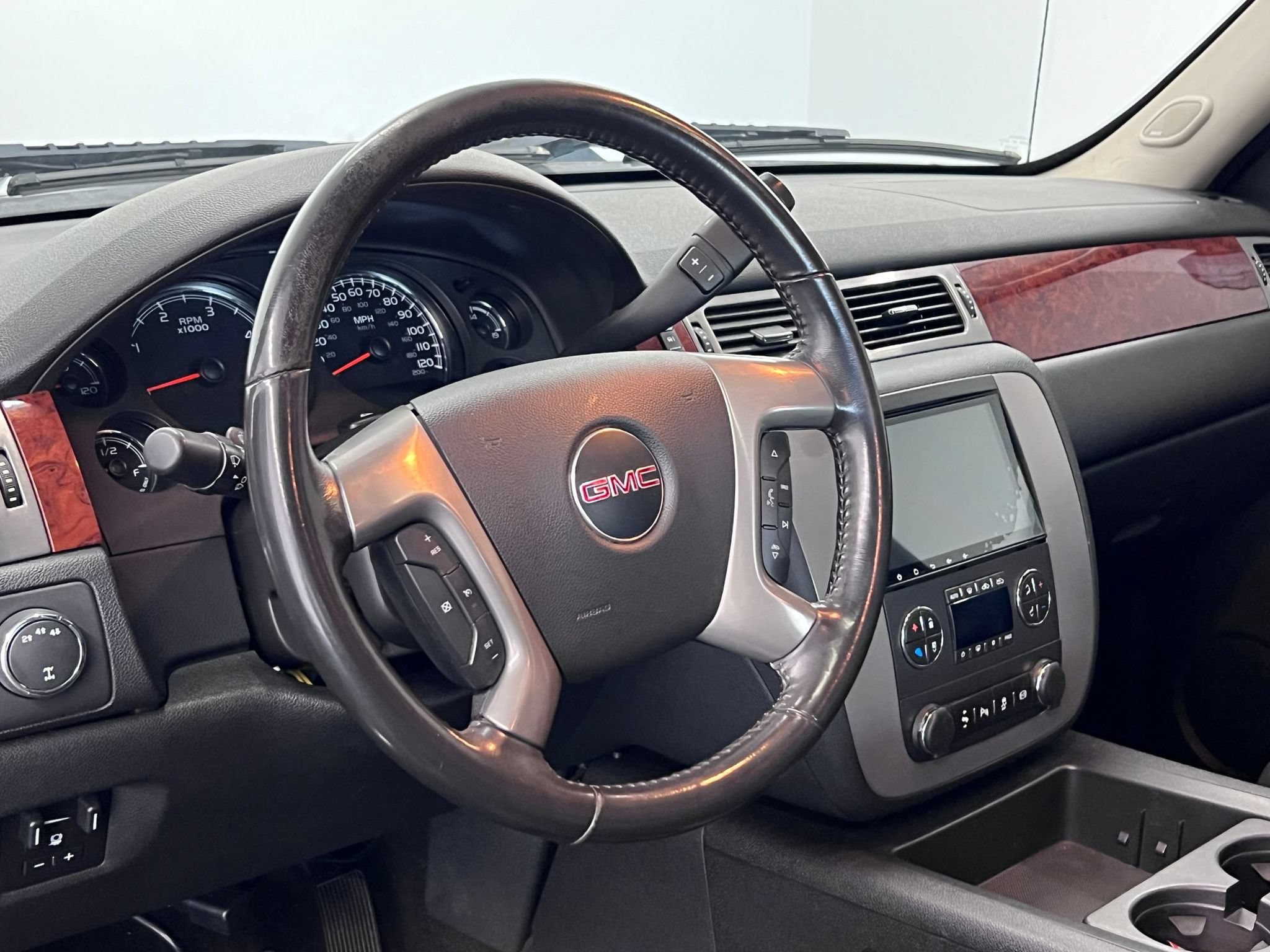 Used 2013 GMC Sierra 2500 SLT AWD/4WD image 4