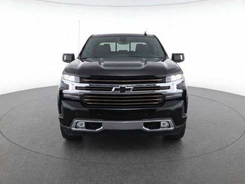 Used 2019 Chevrolet Silverado 1500 High Country w/ Technology Package AWD/4WD image 2