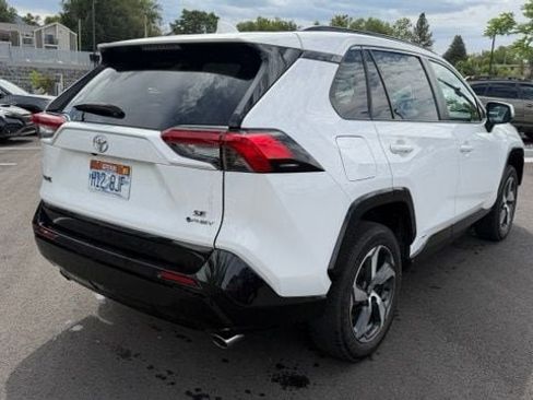 Used 2025 Toyota RAV4 SE AWD/4WD image 3
