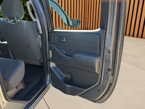 Used 2022 Nissan Frontier S image 17