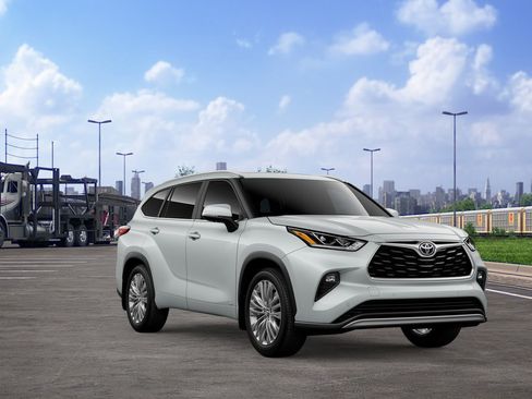New 2026 Toyota Highlander Platinum image 15