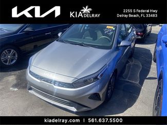 Used 2023 Kia Forte LXS w/ LXS Technology Package video 1