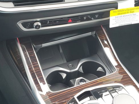 New 2026 BMW X7 xDrive40i w/ Premium Package image 19