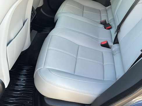 Used 2025 Land Rover Range Rover Velar Dynamic SE image 15