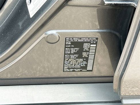 Used 2018 Nissan Rogue SV image 36