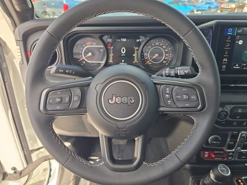 Certified 2025 Jeep Wrangler Unlimited Rubicon image 24