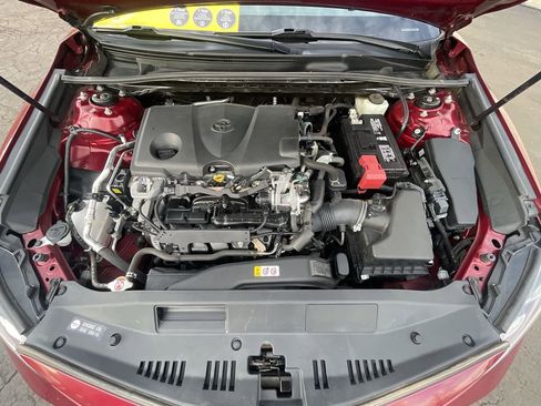 Used 2018 Toyota Camry LE image 24