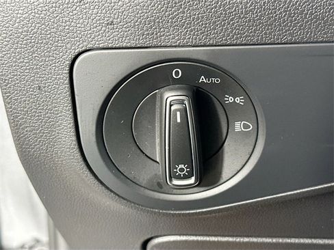 Used 2022 Volkswagen Tiguan SE R-Line image 24