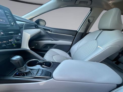 Used 2024 Toyota Camry SE w/ Convenience Package FWD image 27