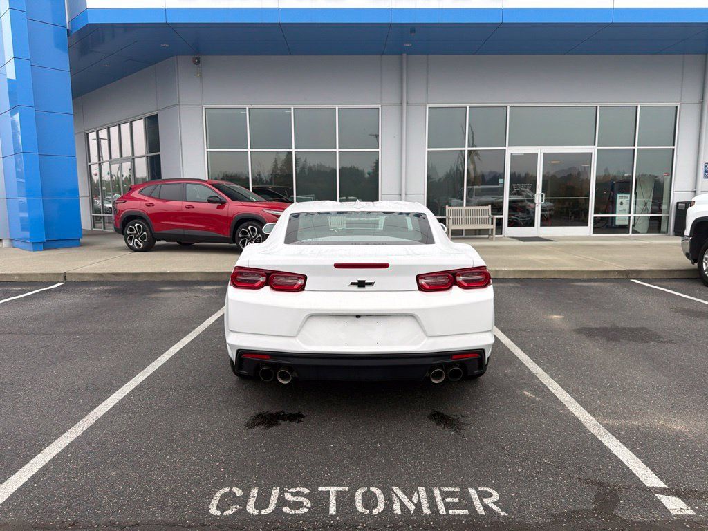 Used 2023 Chevrolet Camaro LT w/ Technology Package RWD image 5