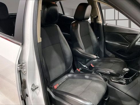 Used 2019 Buick Encore Preferred AWD/4WD image 6