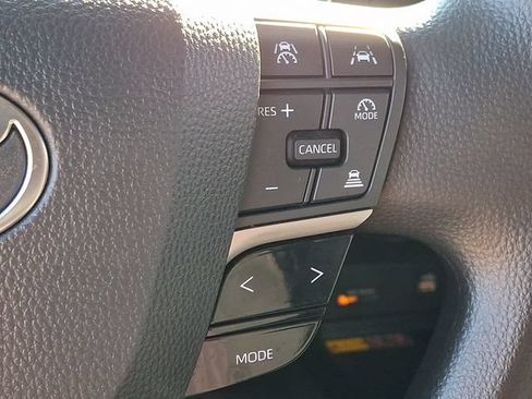 Used 2025 Toyota Camry LE AWD/4WD image 21