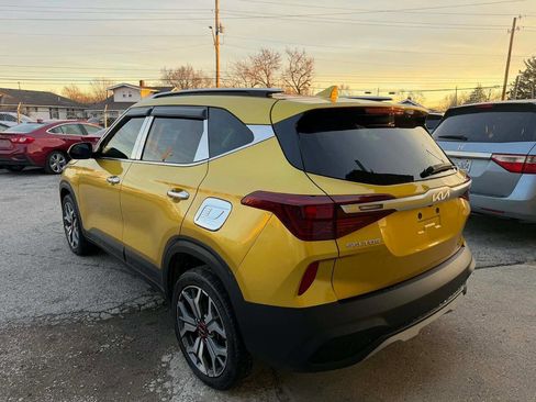Used 2023 Kia Seltos SX w/ SX Sunroof Package image 6