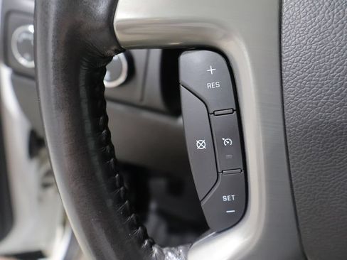 Used 2011 GMC Yukon XL SLT w/ SLT-2 Equipment Package AWD/4WD image 27