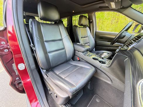 Used 2021 Jeep Grand Cherokee Limited AWD/4WD image 31