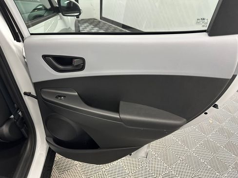 Used 2018 Hyundai Kona SEL w/ SEL Tech Package 02 FWD image 17