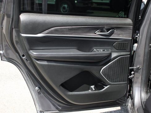 Used 2021 Jeep Grand Cherokee L Limited AWD/4WD image 33