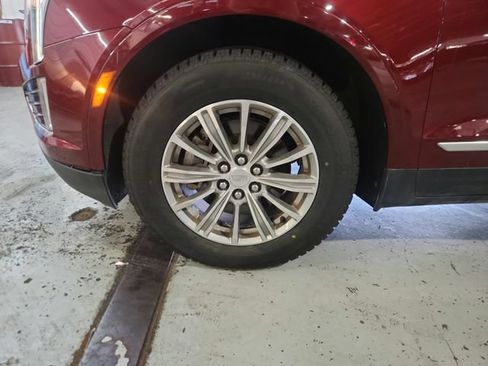 Used 2017 Cadillac XT5 Luxury FWD image 29