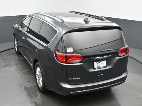 Used 2018 Chrysler Pacifica Touring-L Plus w/ Tire & Wheel Group image 41