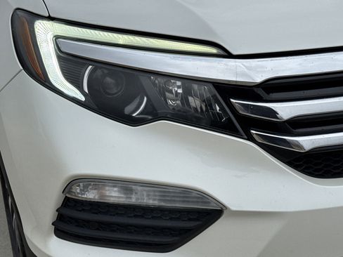 Used 2017 Honda Pilot Elite image 11