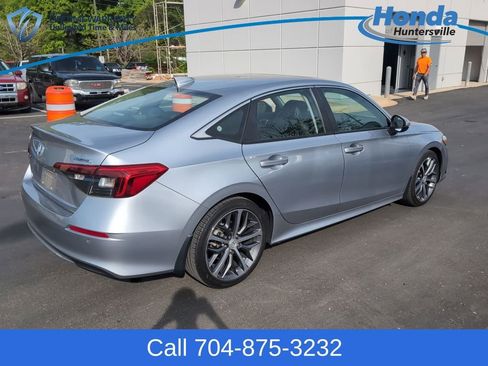 Used 2023 Honda Civic Touring image 8