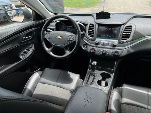 Used 2019 Chevrolet Impala LT FWD image 14