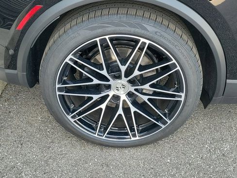 New 2026 Porsche Macan Electric image 12