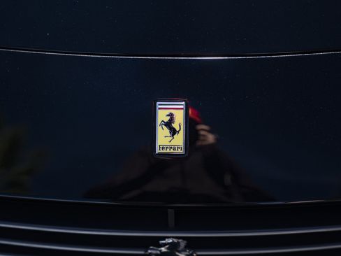 Used 2017 Ferrari California T image 22